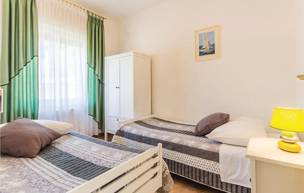 2 Bedroom Pet Friendly Home In Medulin Croatia