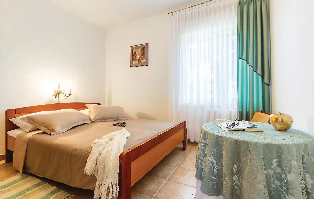 2 Bedroom Pet Friendly Home In Medulin Holiday home