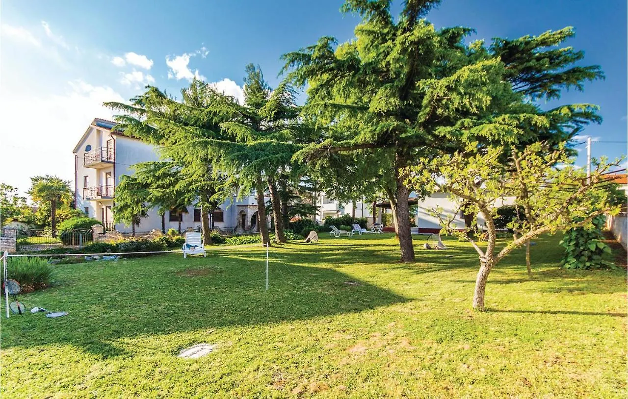 2 Bedroom Pet Friendly Home In Medulin 0*,